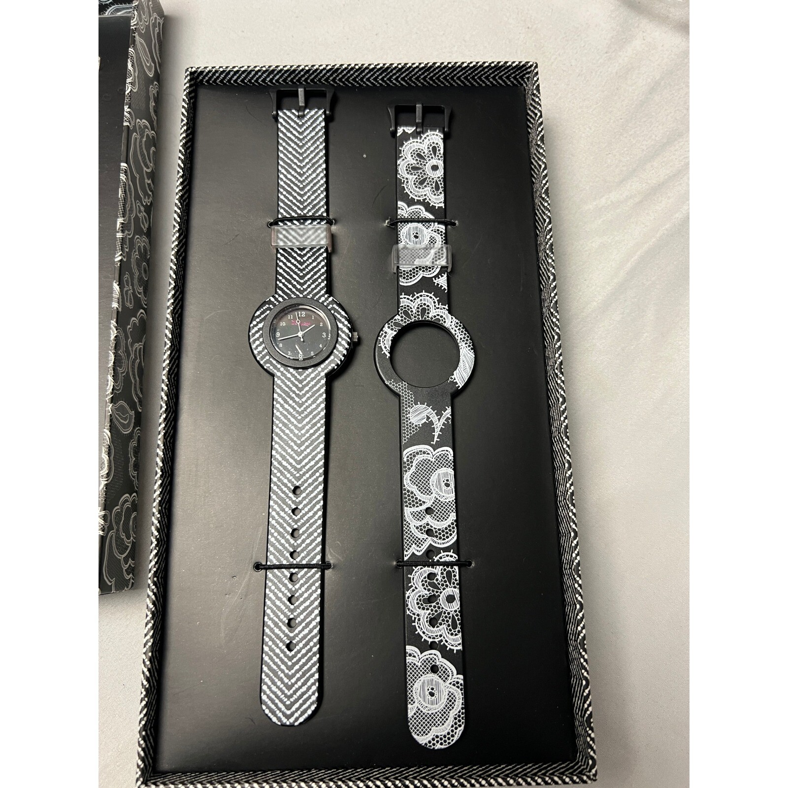 Thirty-One Kids Watch Set Interchangeable Bands Black White Botanical Lace
