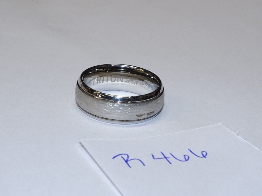 Triton Tungsten Carbide Wedding Ring 8mm Size 9 Silver w/Silver Center #R466