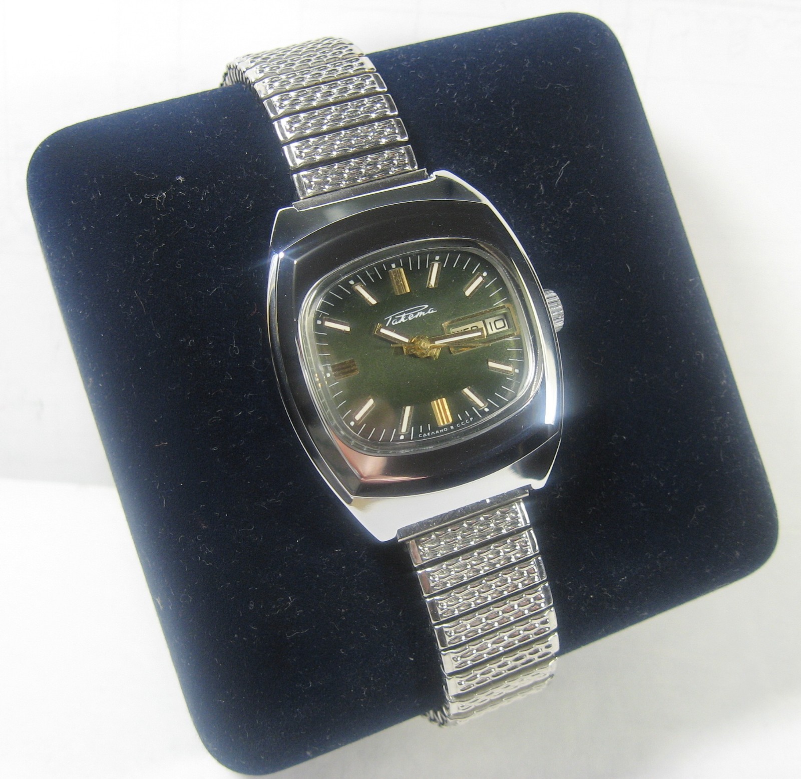 Vtg RAKETA NEW Case + Strap S/Steel 2628H Soviet Classic 19j Wrist Watch 1970s