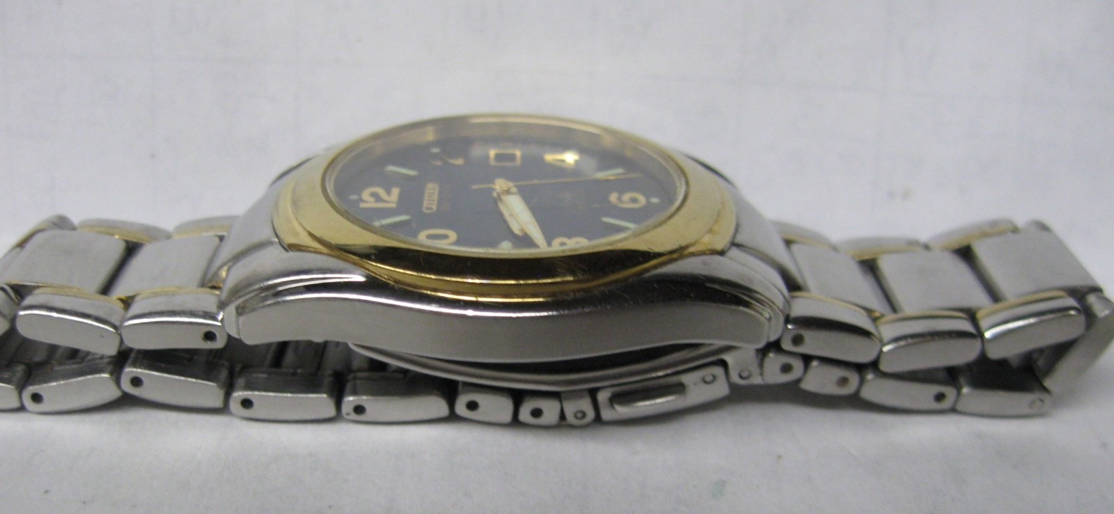 MENS CITIZEN ECO-DRIVE WATCH E111-K003644 KEEPS TIME