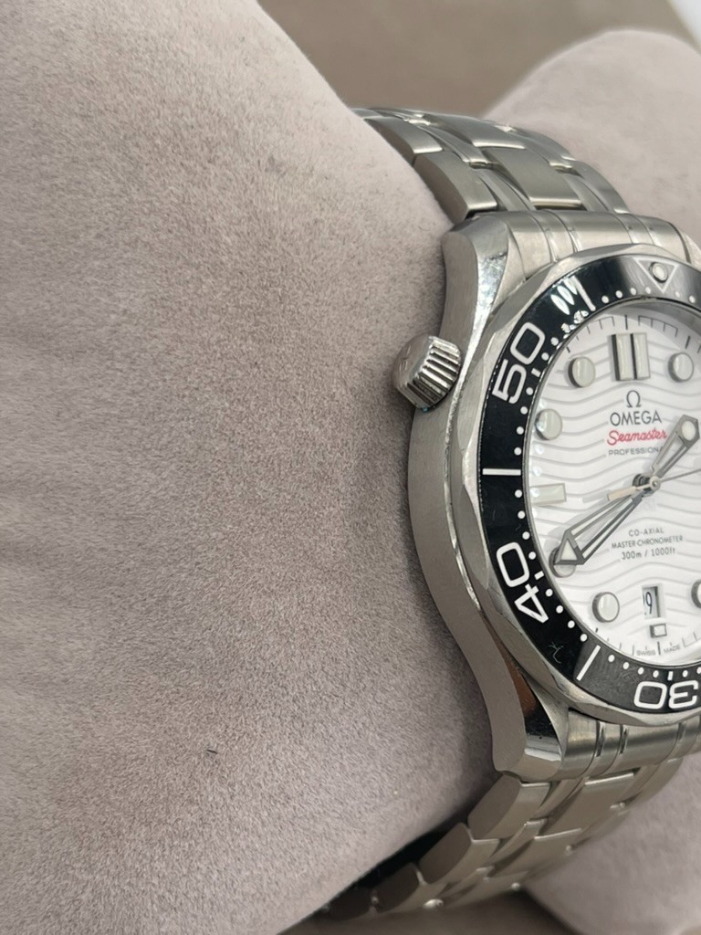 Omega White Dial Seamaster Chronometer Diver 300m 210.30.42.20.04.001 (2024)