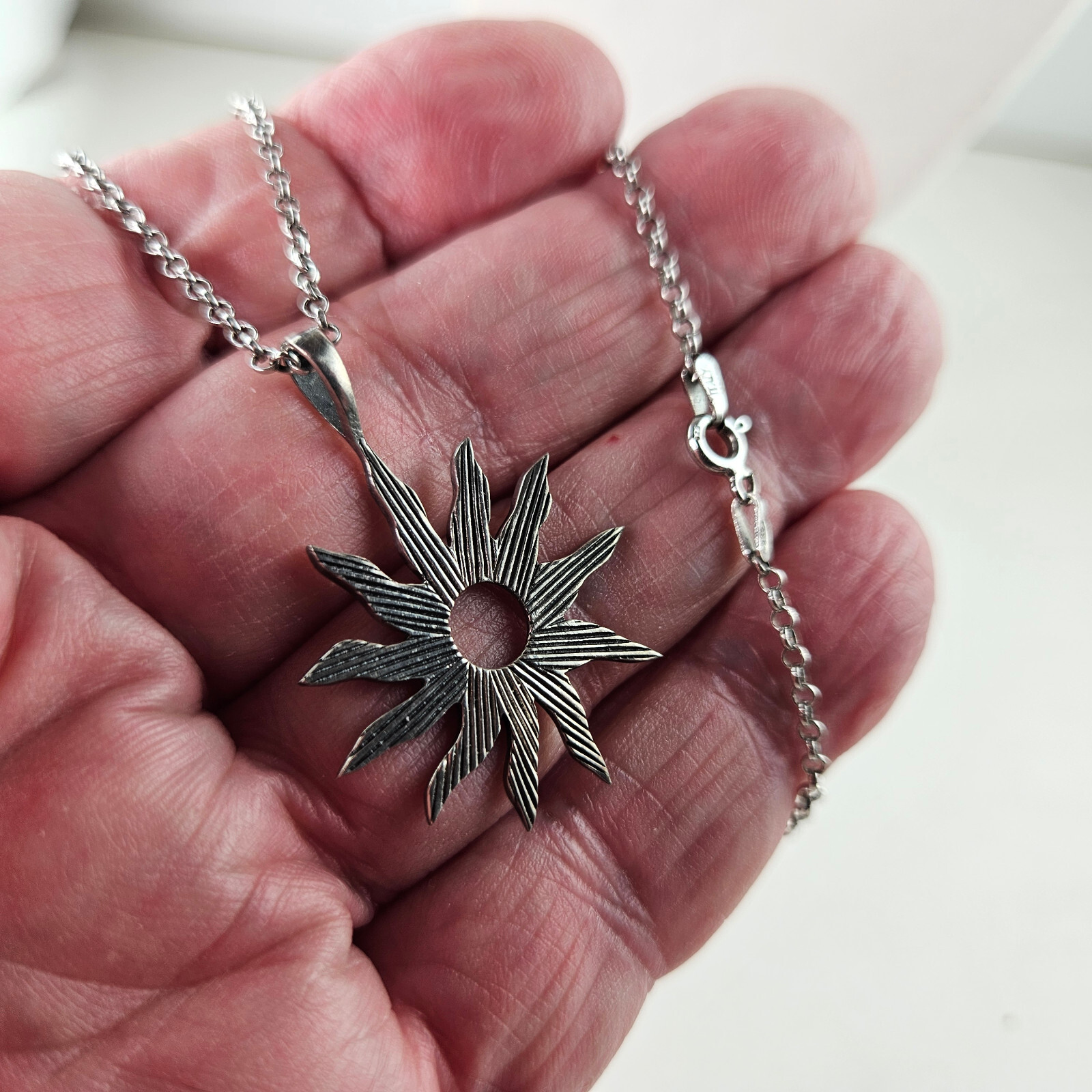 Sterling Silver Sun Pendant with 18in Chain Italy 5.9g [8053]