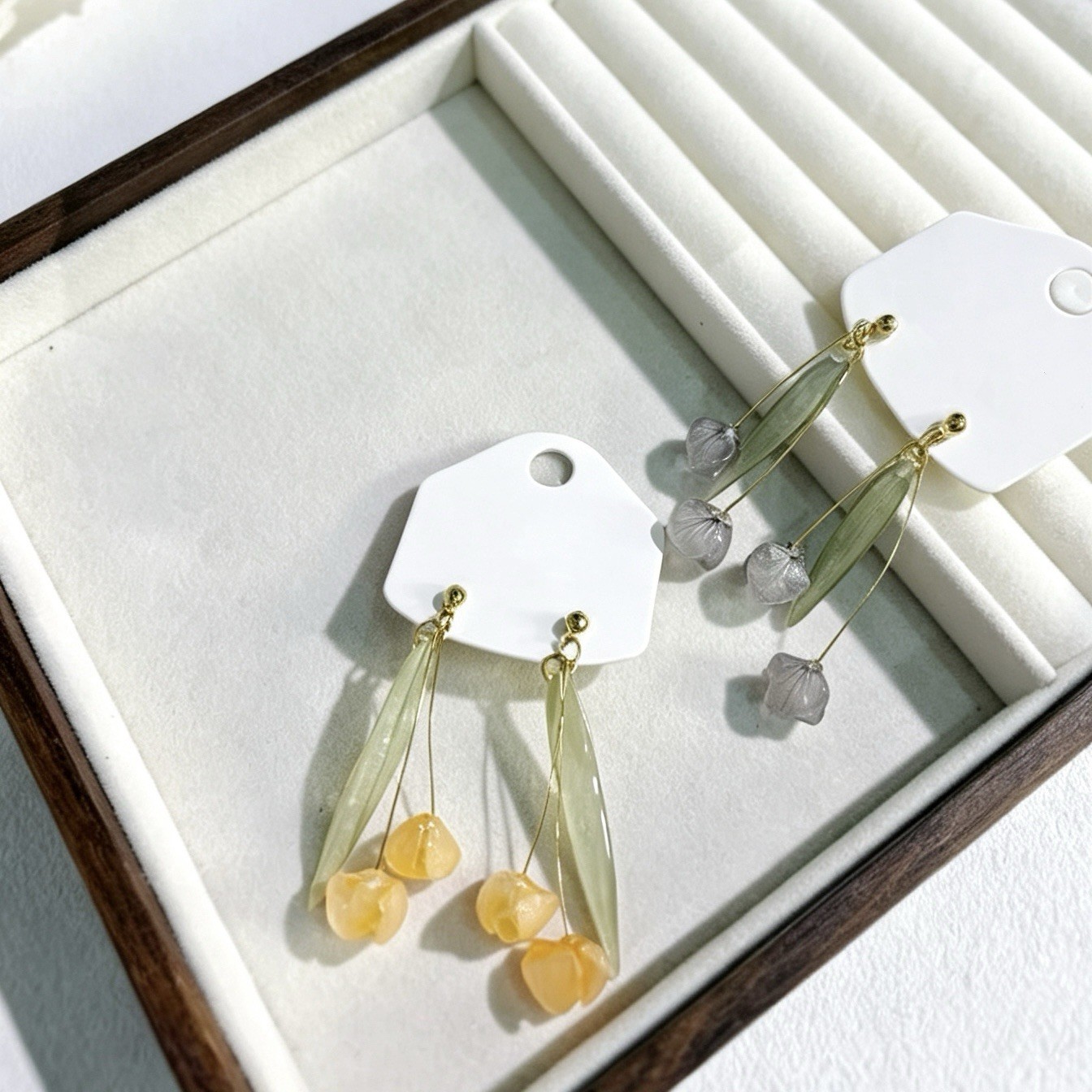 Handmade Resin Yunnan Dried Hydrangea Earrings 18K Gold Plated Copper Alloy