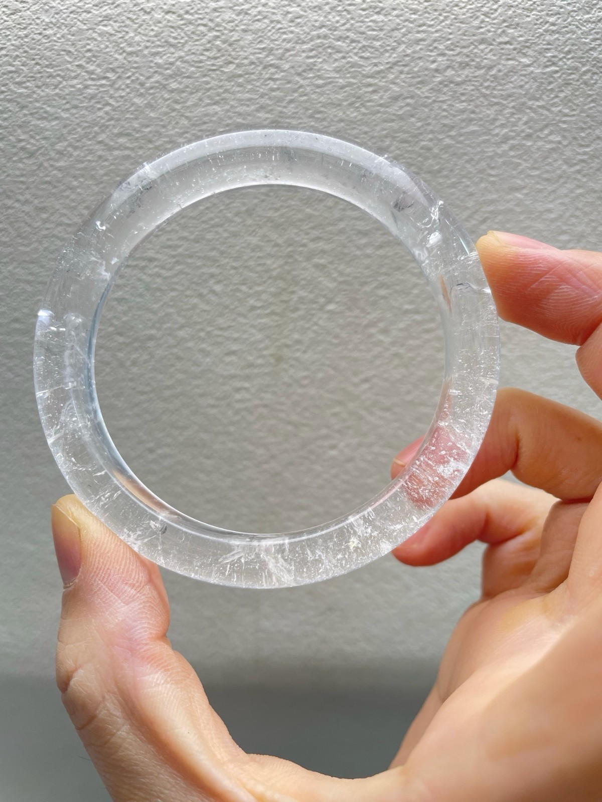 61mm Natural White Crystal Quartz Crystal Bangle AAAA