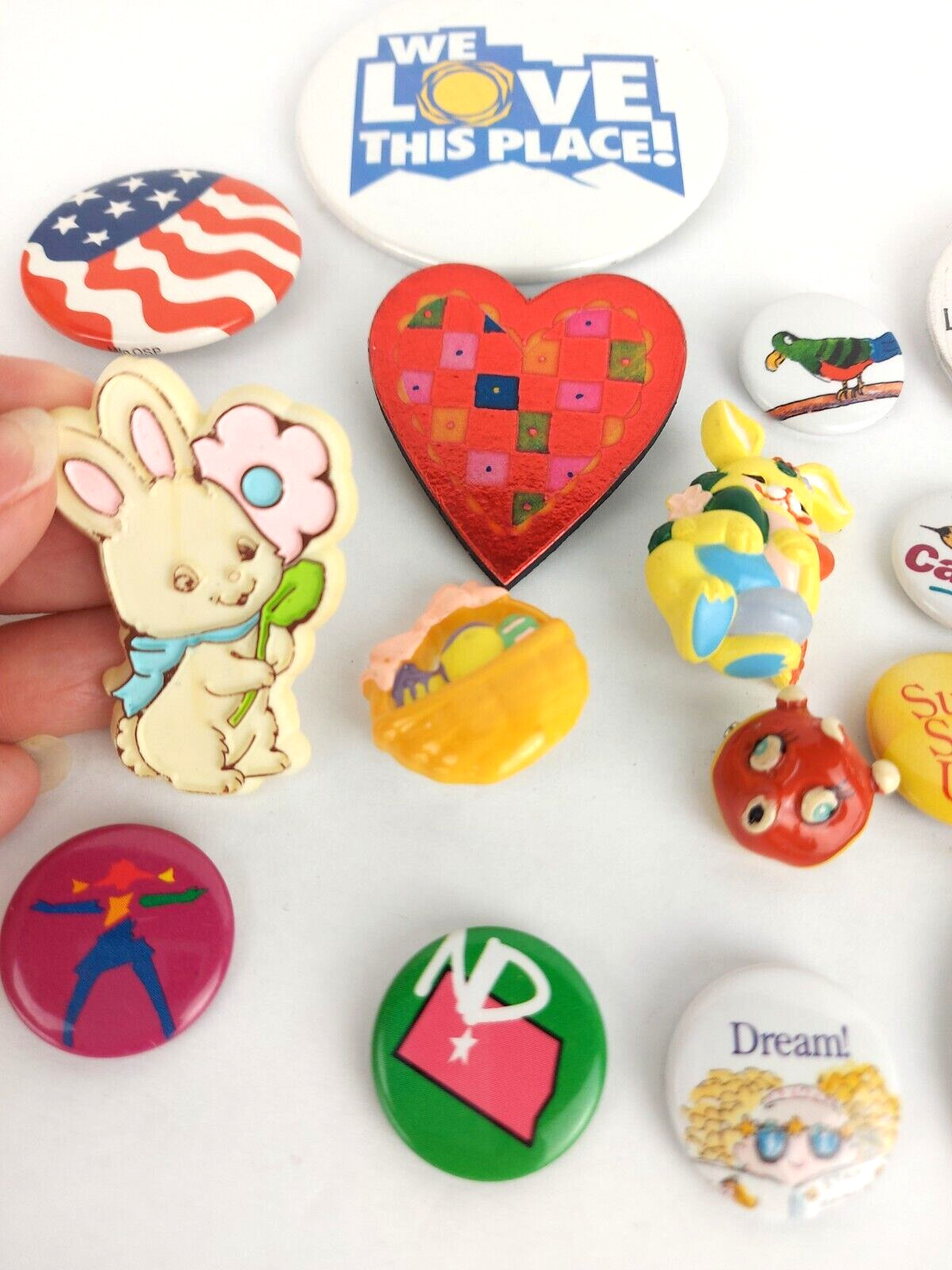 Vintage 1990s Assorted Mixed Pinback Pins Buttons Easter, Dr Seuss, USA 16 pc