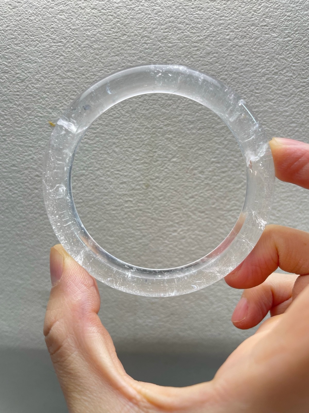 61mm Natural White Crystal Quartz Crystal Bangle AAAA