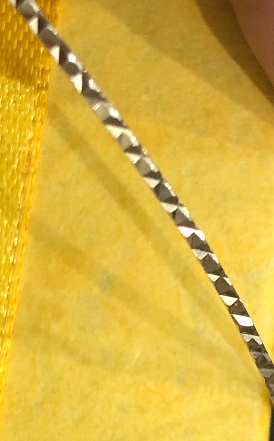14KT YELLOW GOLD BANGLE BRACELET PYRAMID DESIGN 2.1g WIDTH 1mm WRIST SIZE 8”