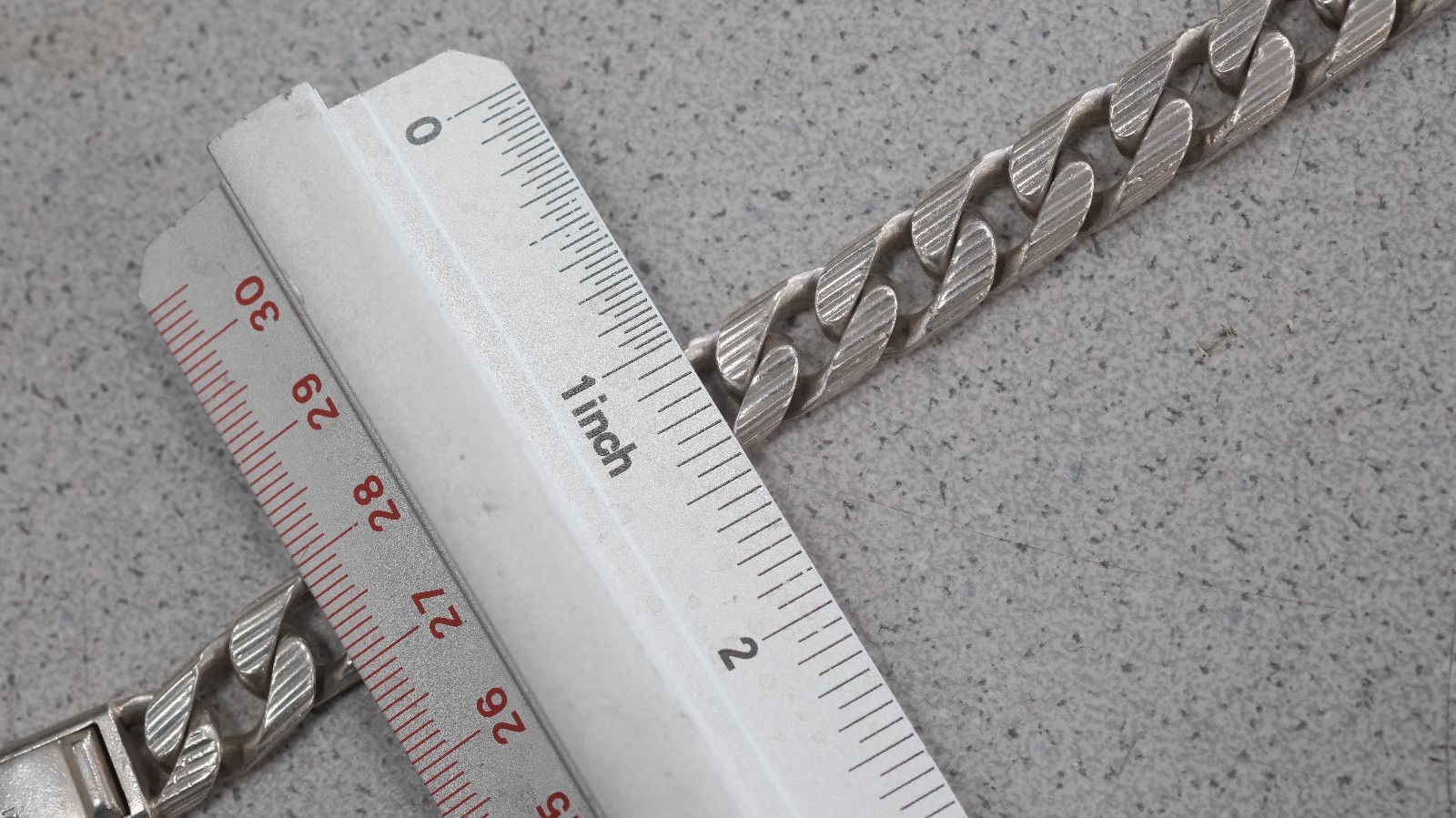 Gucci Sterling Silver Curb Link Heavy Bracelet 58.9g 9 INCHES LONG 10MM WIDE