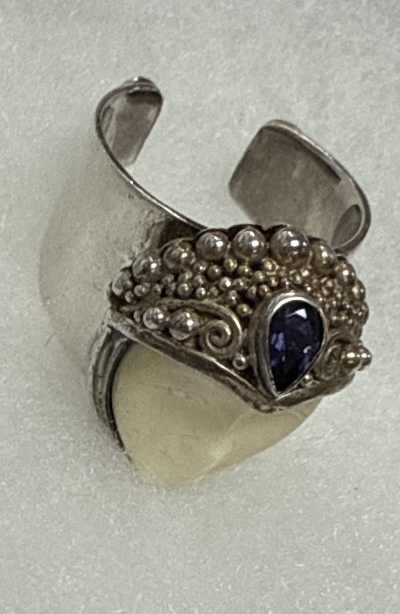 SAJEN 925 STERLING SILVER BLUE SAPPHIRE CARVED MOON FACE RING