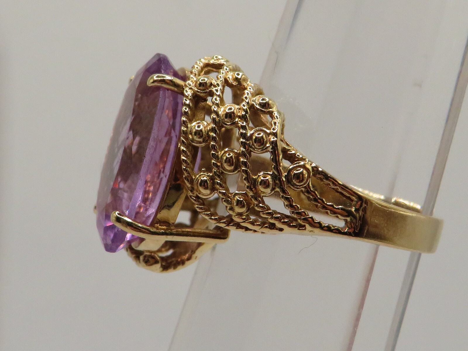 10K YELLOW GOLD RING w 7.2ct AMETHYST in a FILIGREE-STYLE SETTING – SIZE: 7*