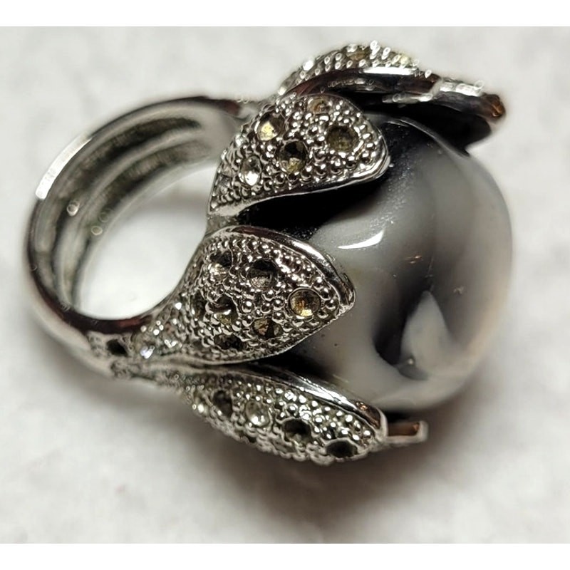 Statement Ring Flower Framed Agate Black Gray White Cabochon Sz 7 1/4 Boho Fairy
