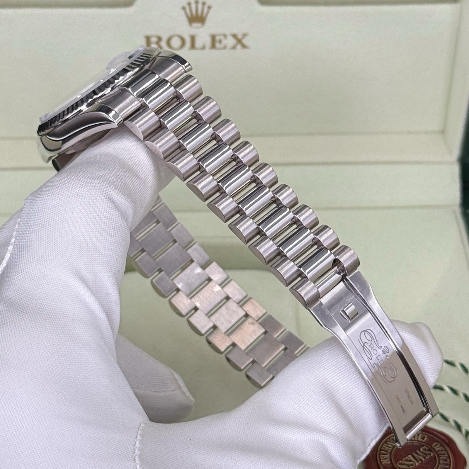 Rolex Day-Date 36 White Gold 118239 Silver Dial President Bracelet