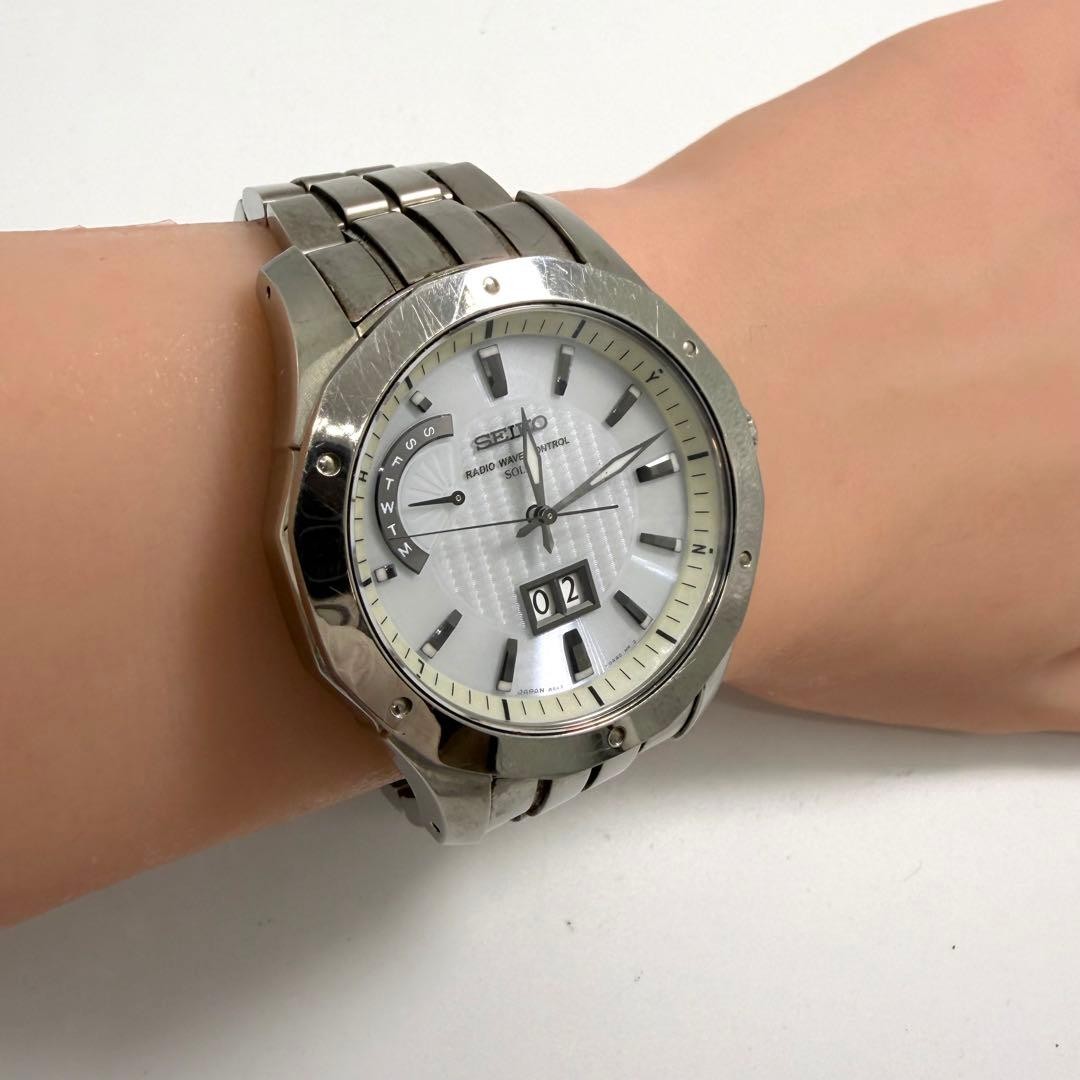 Seiko Brightz 8B43-0AA0 Big Date Solar Wristwatch White Dial Silver