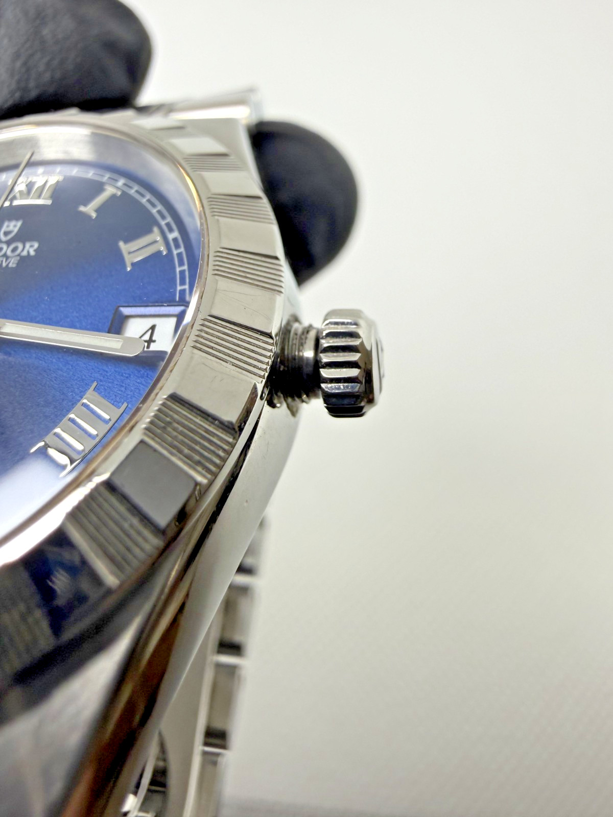 TUDOR Royal Date 28400 Blue Dial Automatic Men’s Watch 34mm Swiss Made