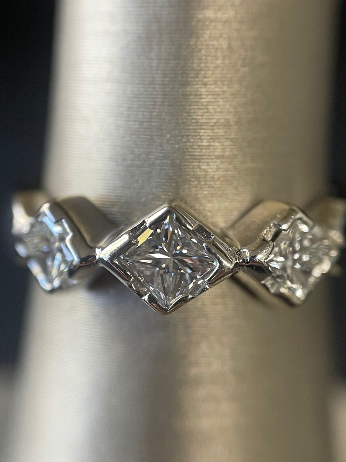 Beautiful 18K White Gold 1cttw VS/SI, G Color Princess Cut 3 Stone Diamond Ring