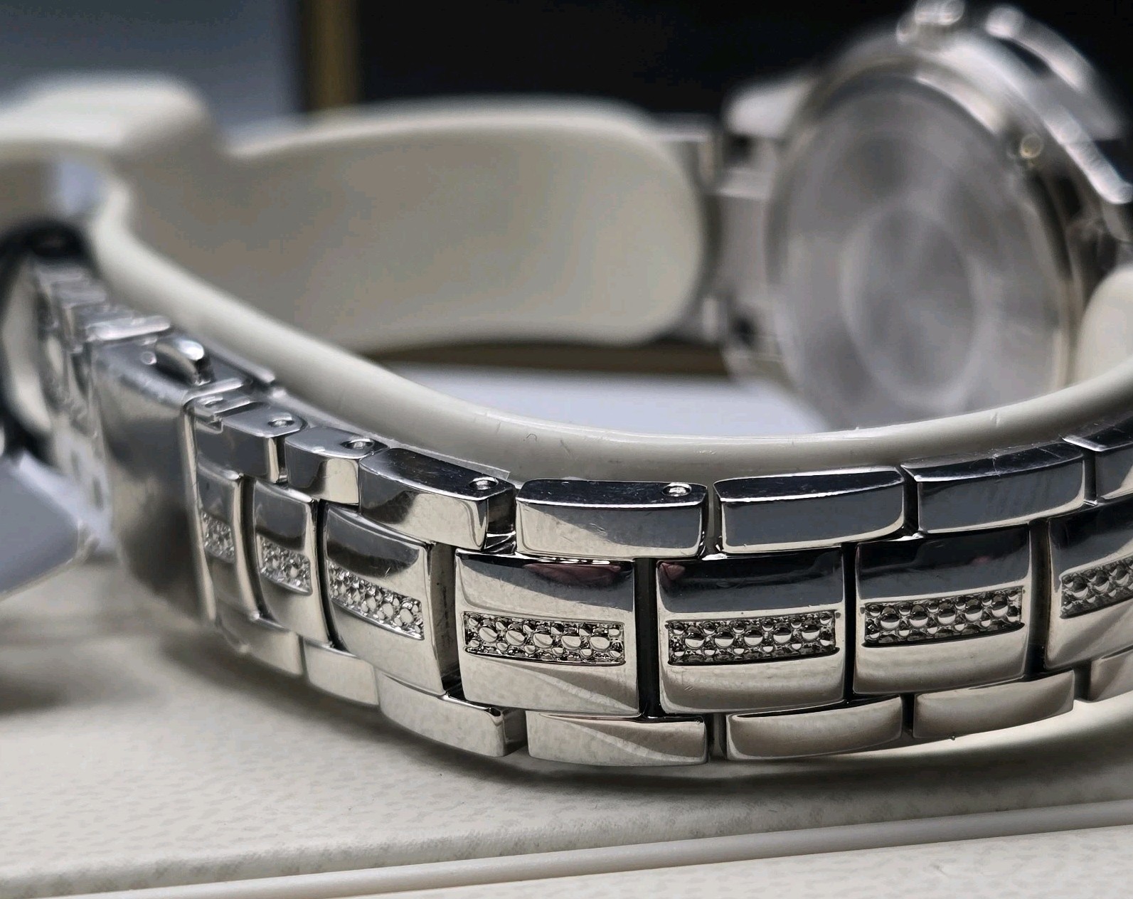 Bulova 96L291 Women’s Silver Crystal Bezel Bracelet Watch Store Display