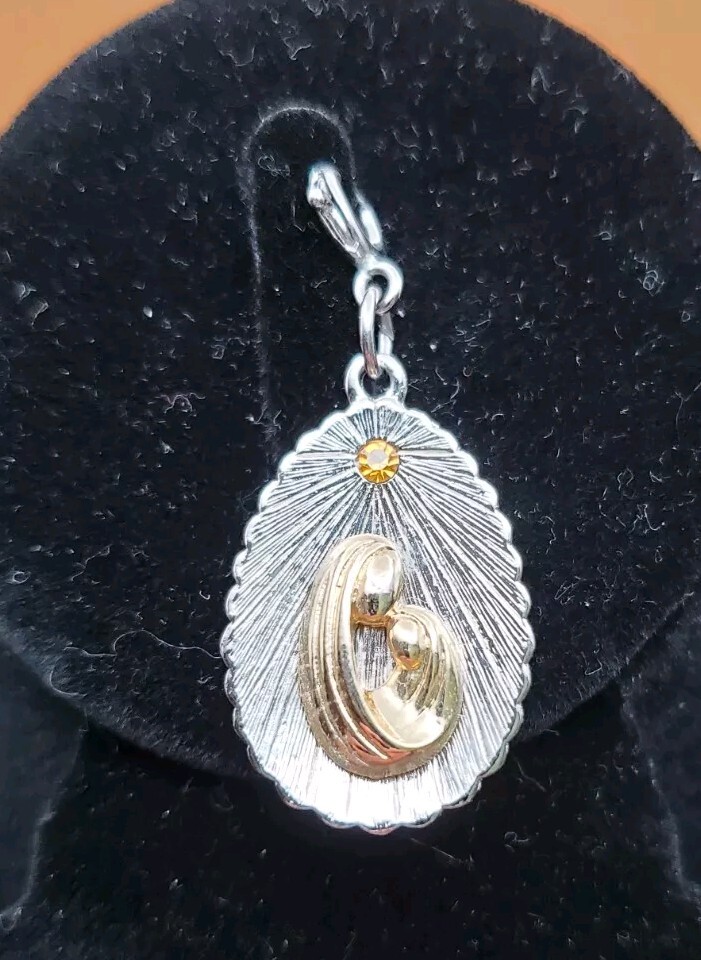 Sarah Coventry, Vtg. 1976, “Madonna & Child” Charm/Pendant