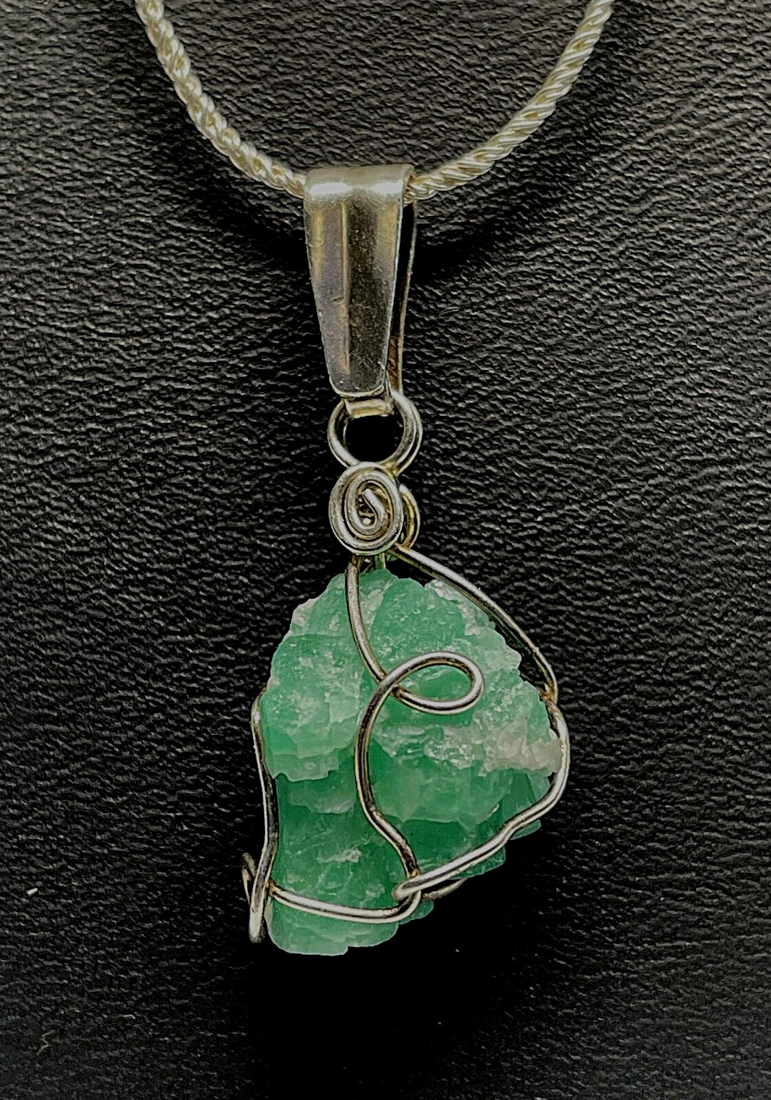 Unique 10 ct. Natural Emerald Pendant – Amazing Crystals (Macla) – *$500* Value