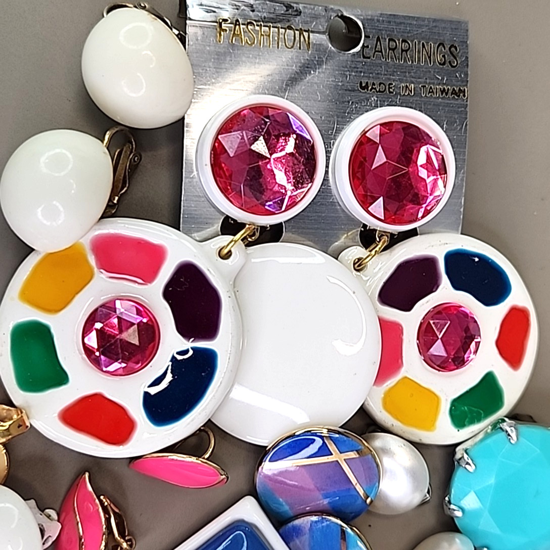 Vintage Clip On Earrings Lot of 16 Pairs Acrylic Fun White Eye Balls