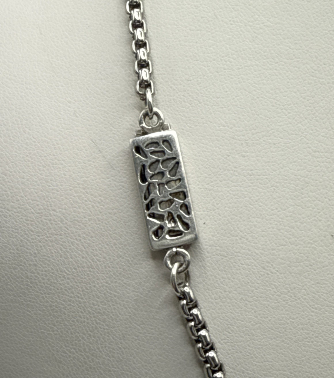 17″ Box Link Chain with Ornate Push Lock Clasp 21.5 grams