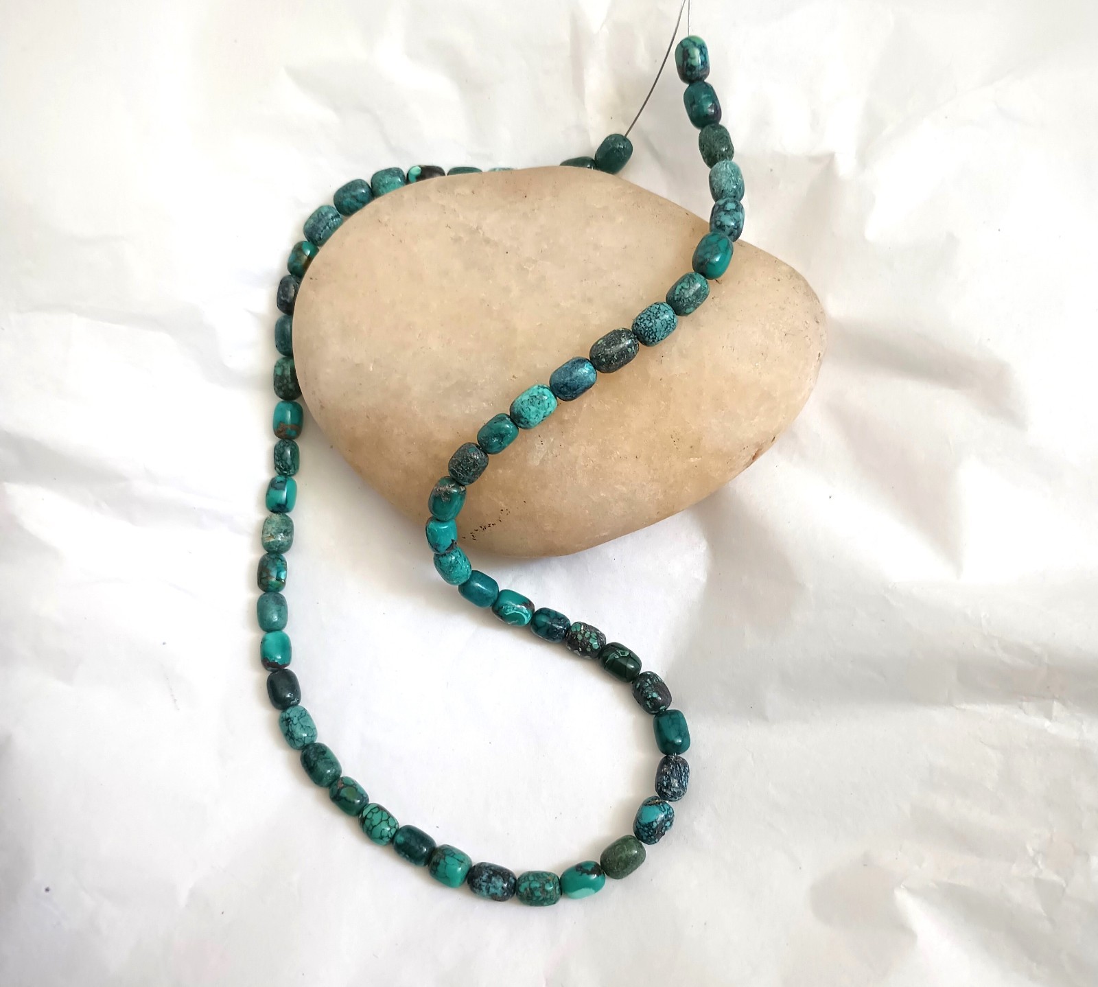 OLD STOCK HI-GRADE HUBEI TURQUOISE 6 x 7-8MM BARREL BEADS – 17.75″ – 3649e