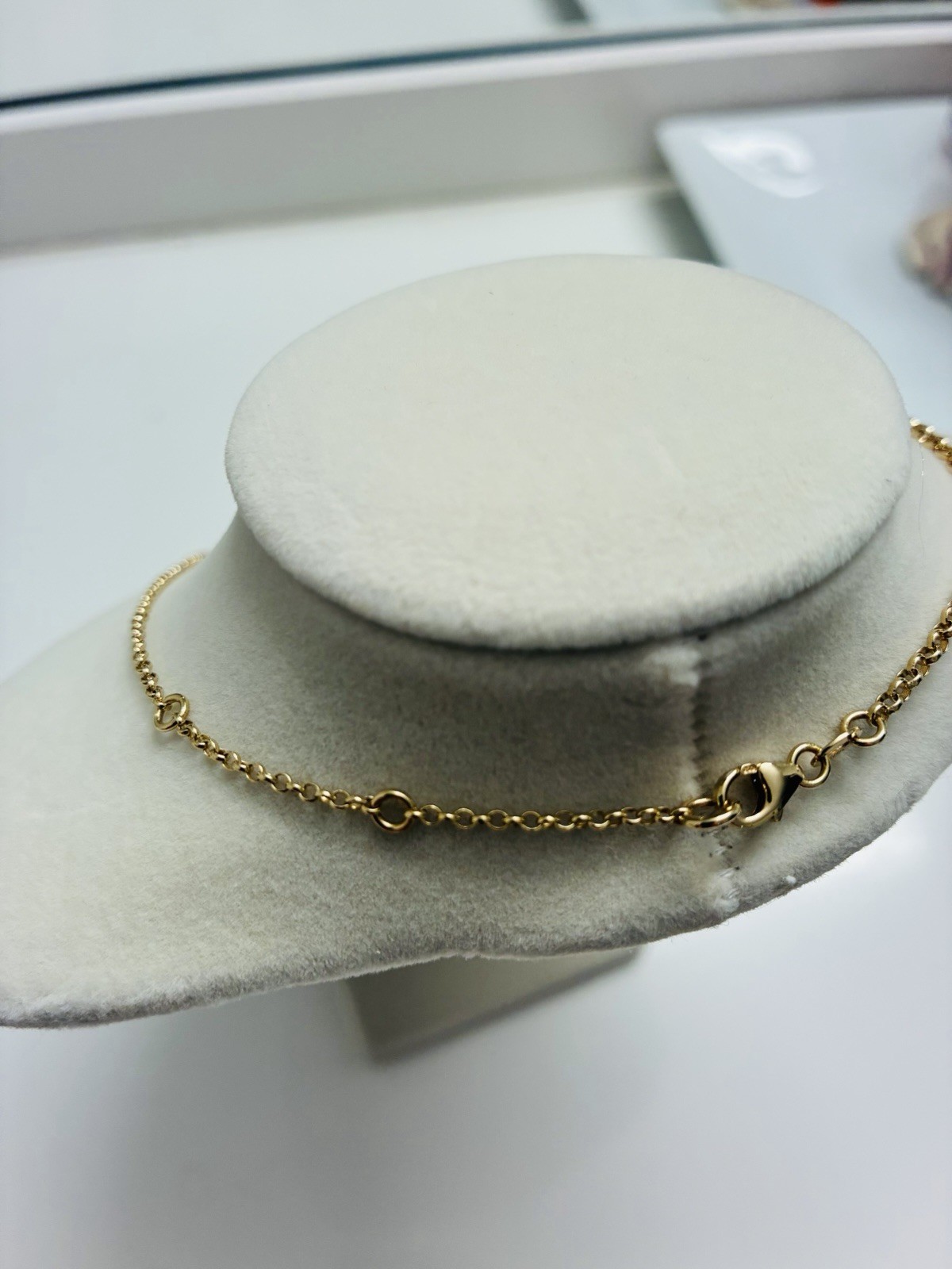Foundrae 6 Carat London Blue topaz With Foundrae 18” Mixed belcher Chain. 18k