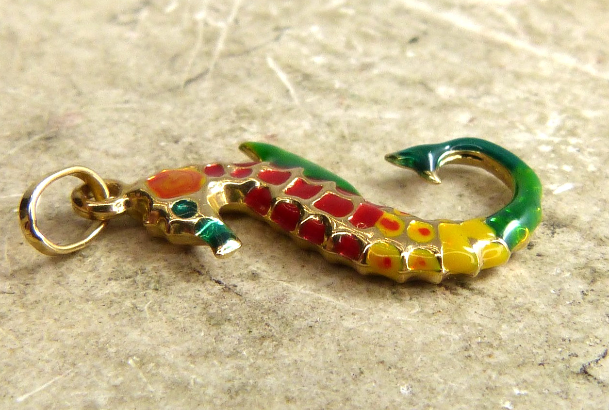 Gorgeous 14K Yellow Gold & Enamel Seahorse Pendant .585 Italy Estate Find !