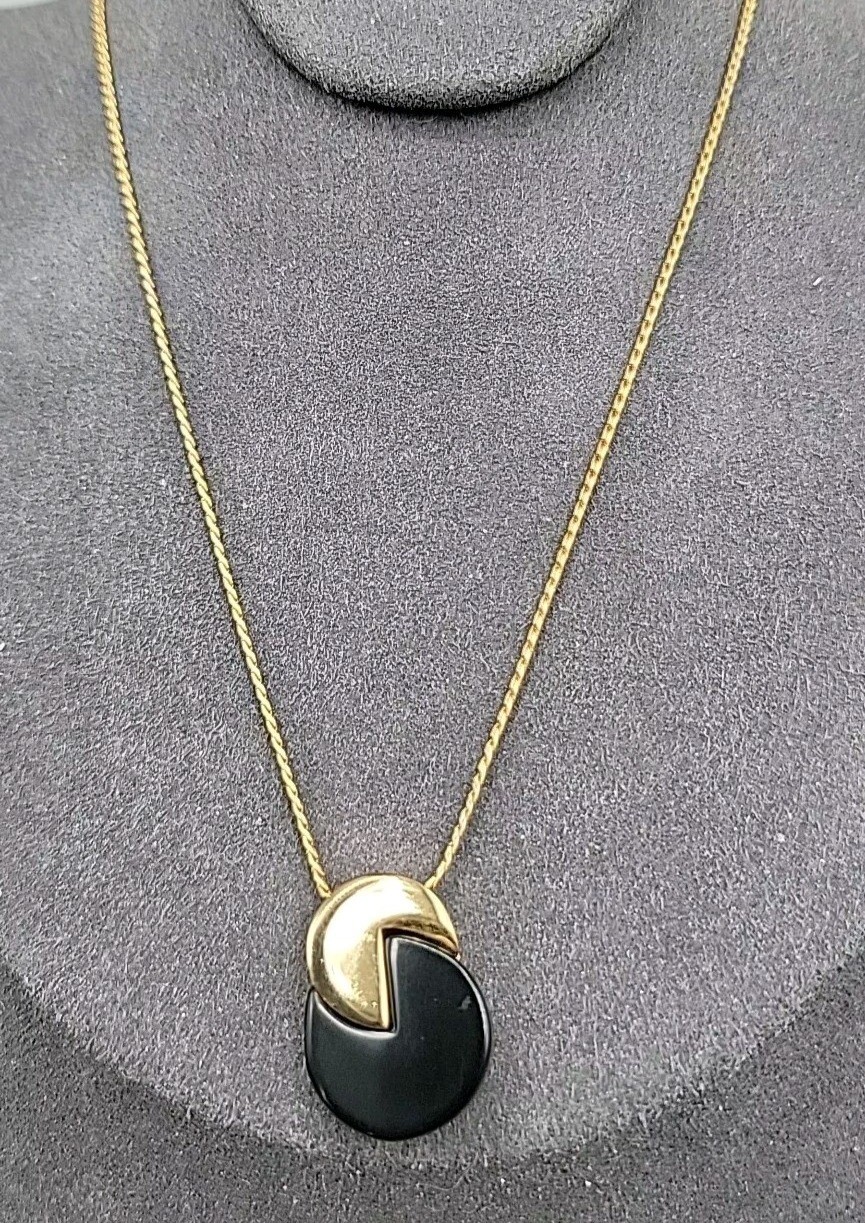 Vintage Crown Trifari Pacman Pendant Necklace Gold-tone & Black Acrylic 18″ Rare
