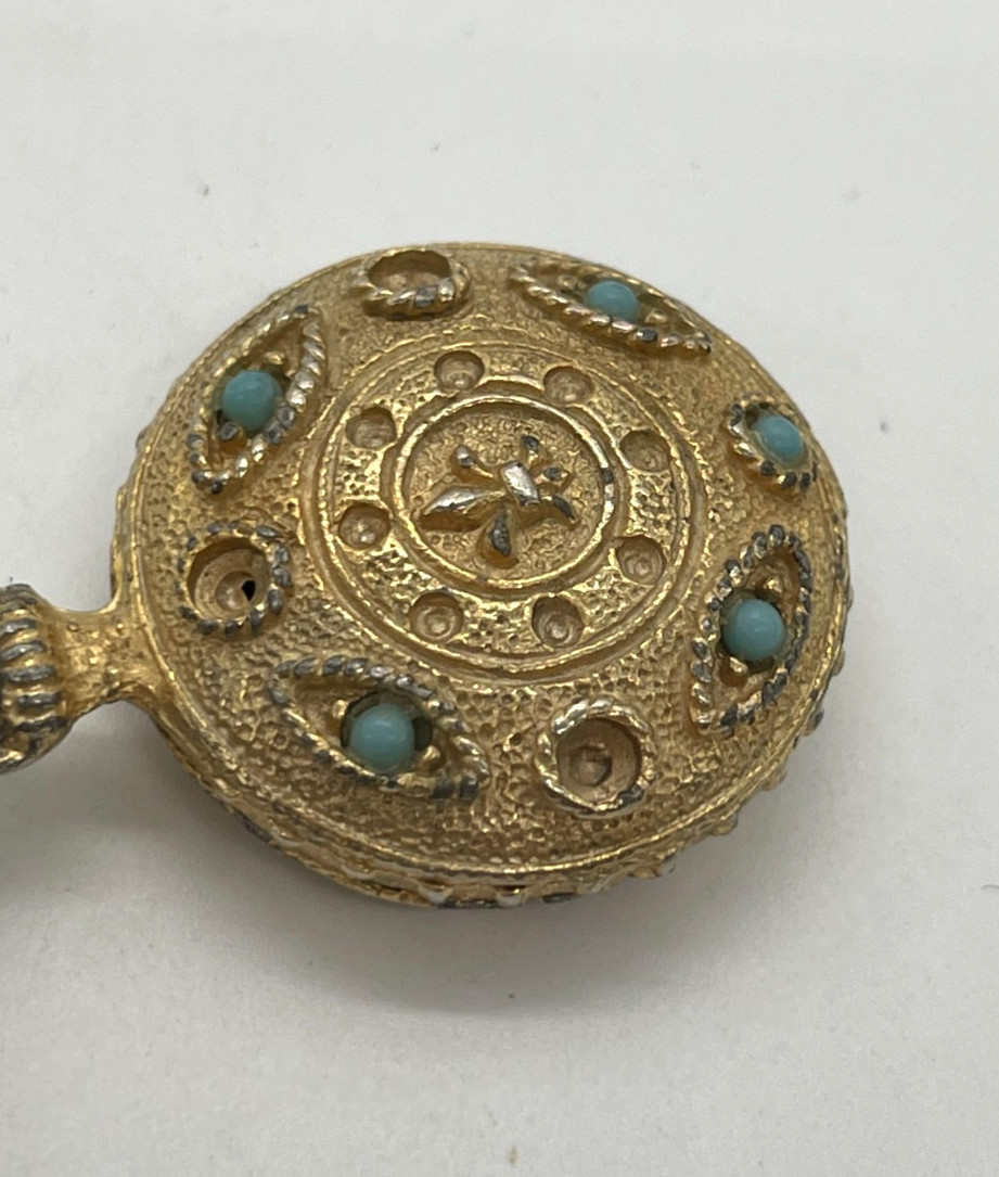 VTG Etruscan Style Faux Pearl Turquoise Gold-tone chunky charm fob bracelet 7″