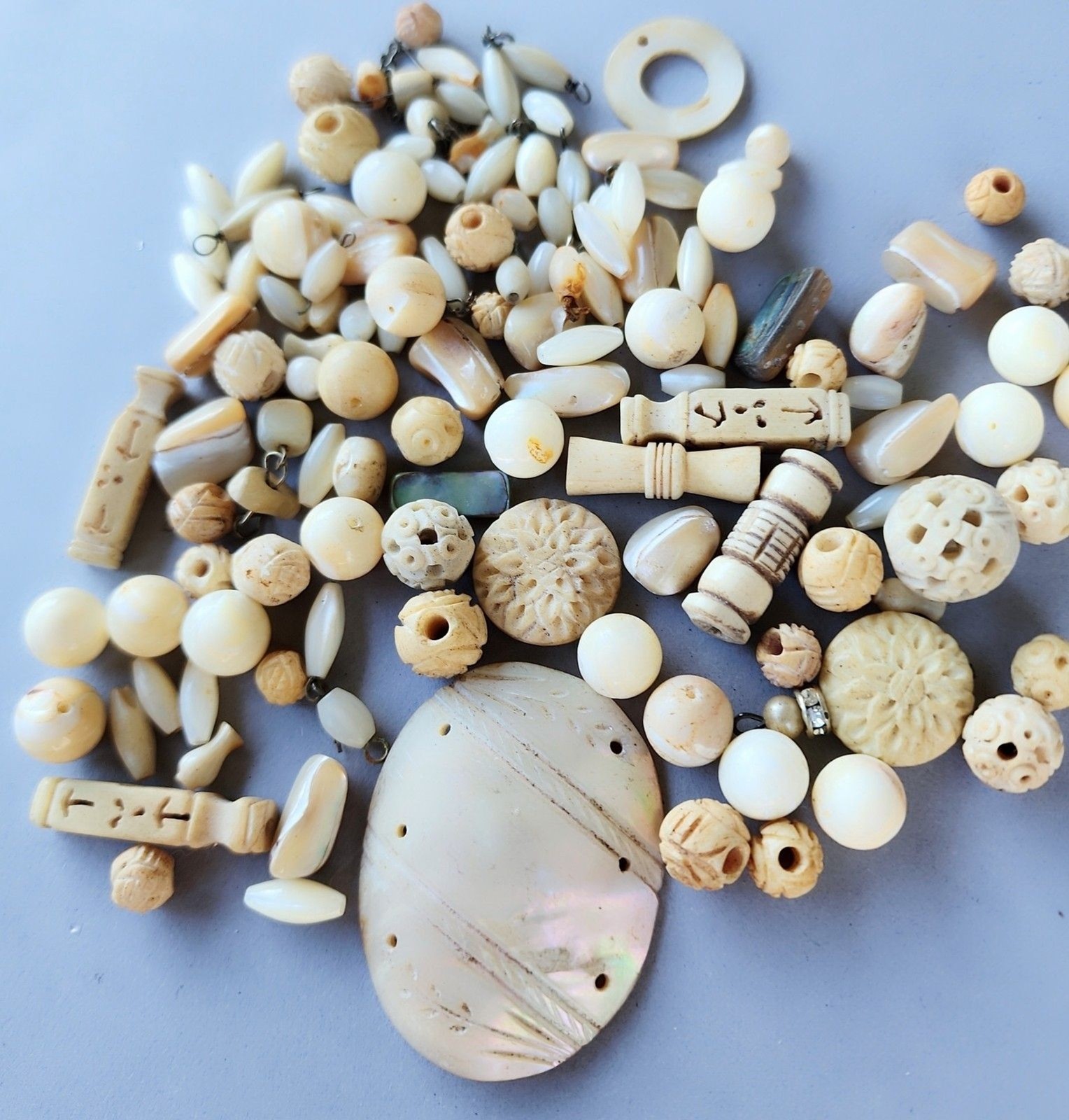 Vtg Mother of Pearl Flower Bone Beads Lot Victorian Rose Beads Jewelry Supplies