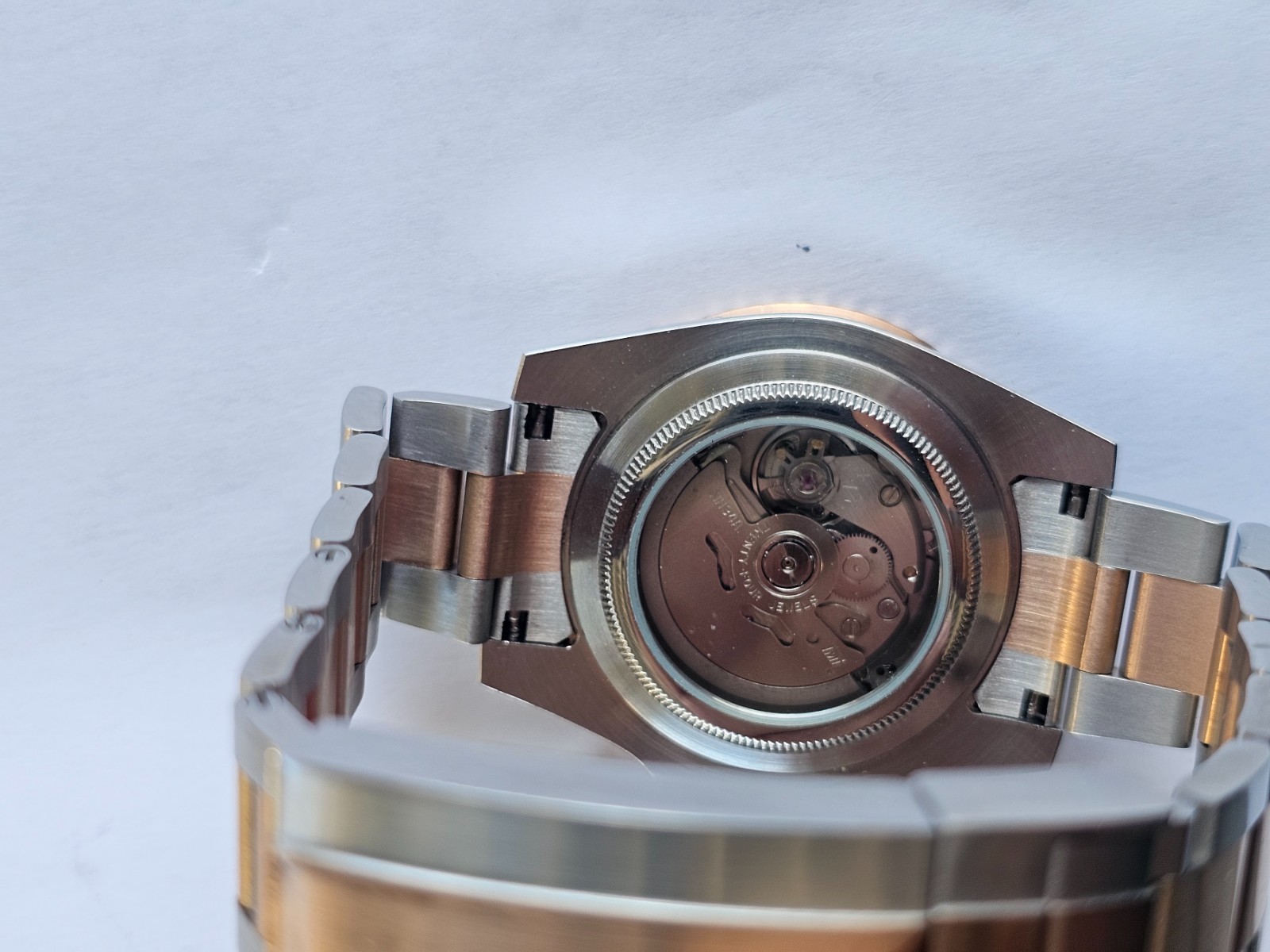 NH34A 20ATM Waterproof Two Tone Rose Gold GMT Watch Bracket Sapphire Magnifier