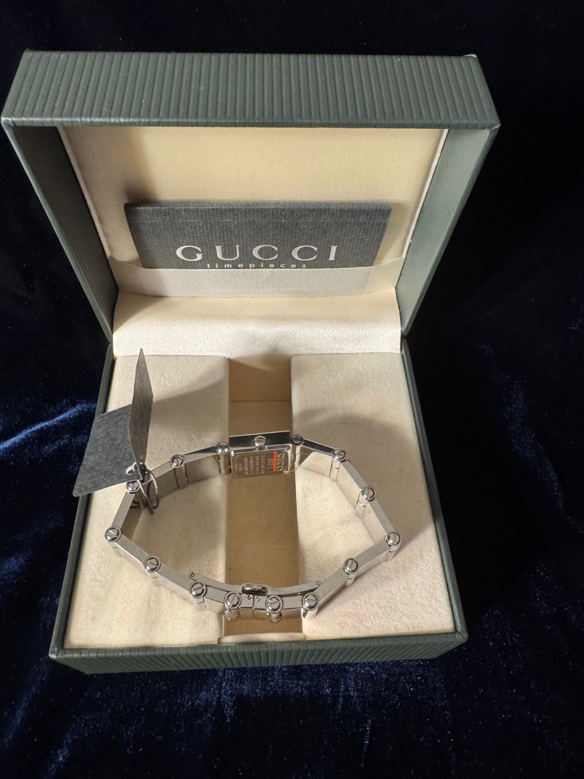 Gucci Watch Women 600L