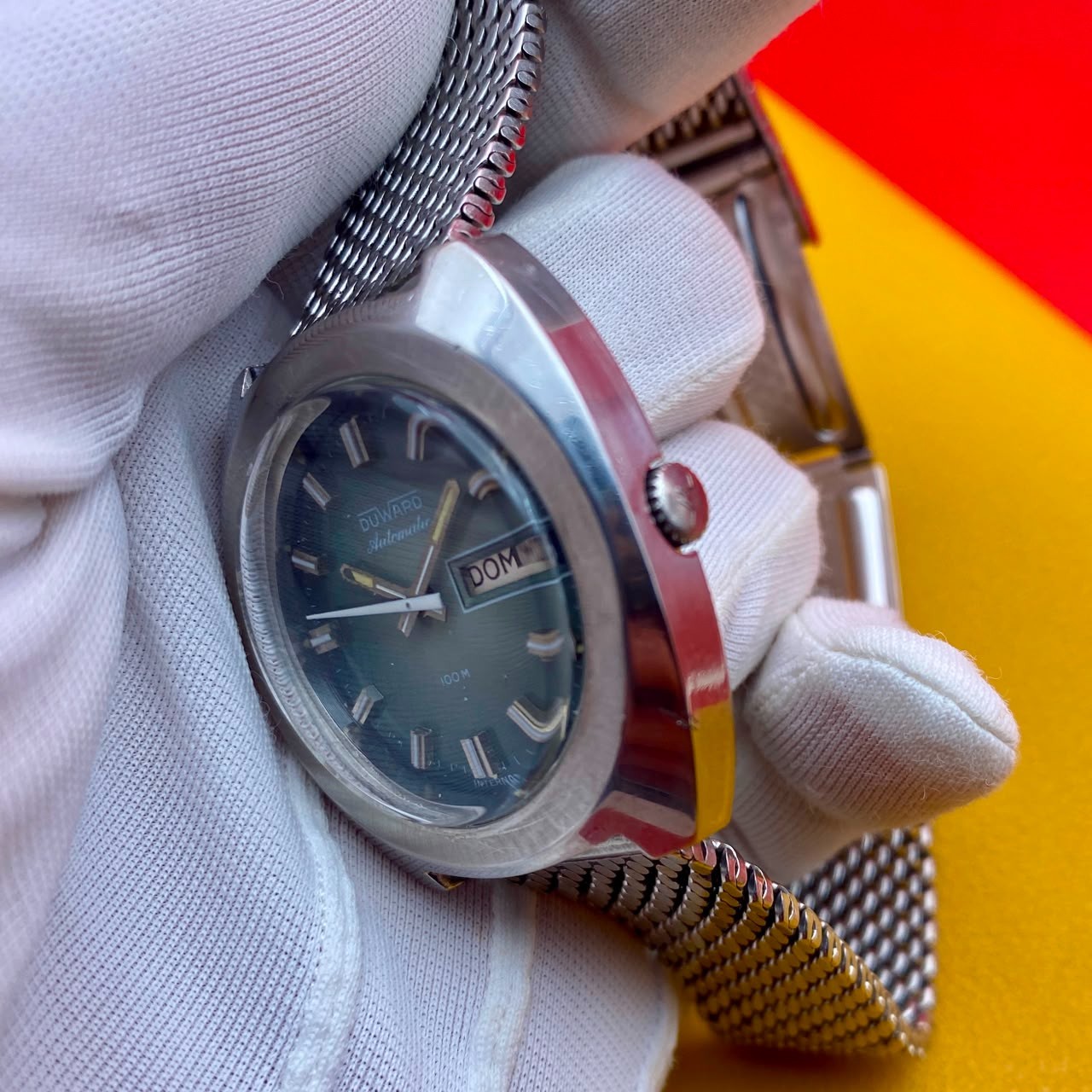 Vintage Duward Automatic Internat Self Wind 100M Day Date Gentleman’s Wristwatch