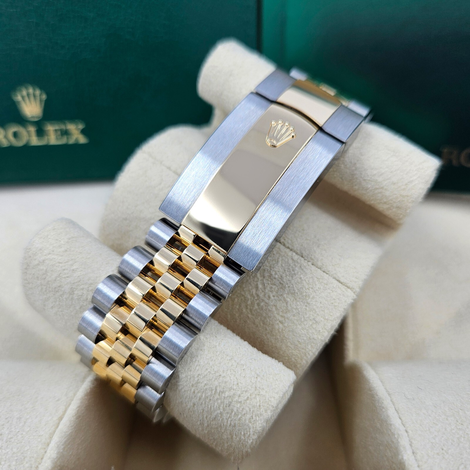 Rolex Sky-Dweller 42mm, Black Dial, Jubilee Two-Tone 336933-0004 Mint 2023