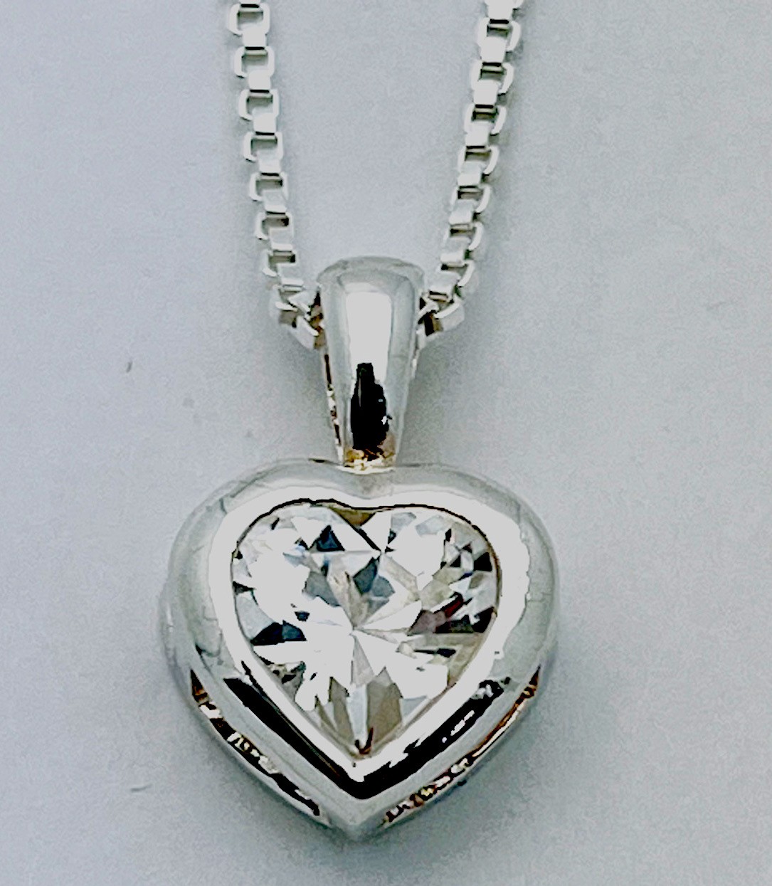 925 Sterling Silver 3.5 Gram Bezel Set Heart CZ Necklace 16”