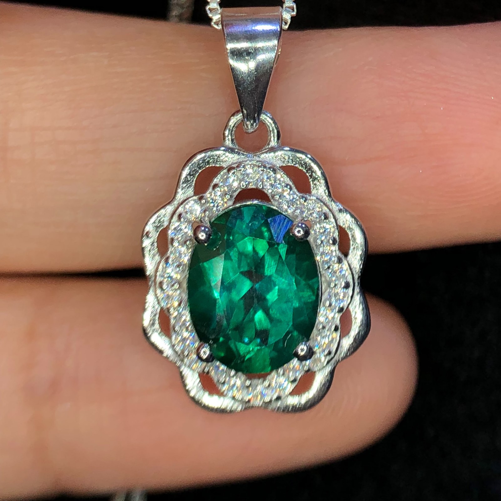 Green Topaz Diffusion Gemstone 925 Sterling Silver Pendant Oval Top Rich Green