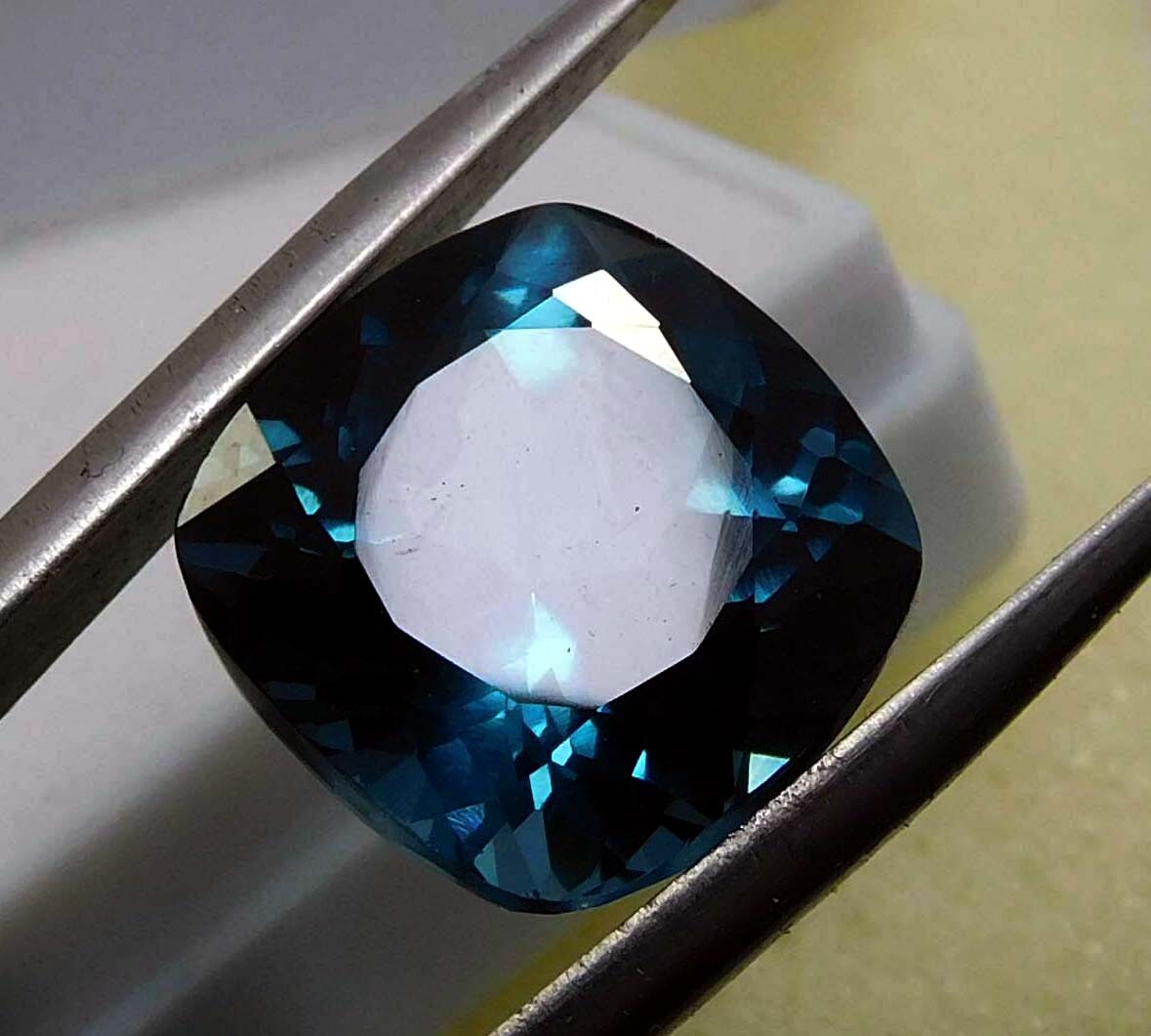 9.60 CT+ Natural Blue Montana Sapphire Cushion Cut CERTIFIED Loose Gemstone
