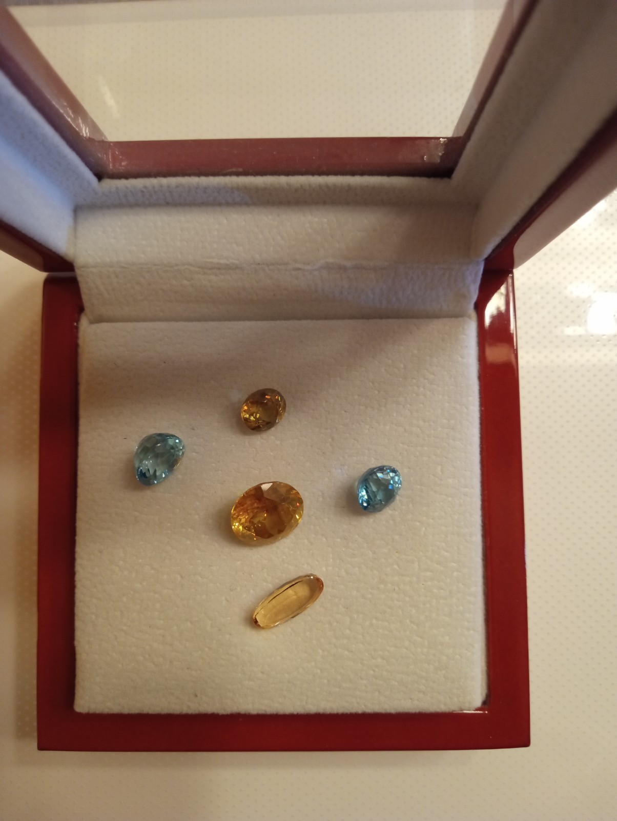 Lot of 5 Loose Gems. 2 Blue Zircons, 1 Sphene, 1 Imperial Topaz, 1 Sphalerite
