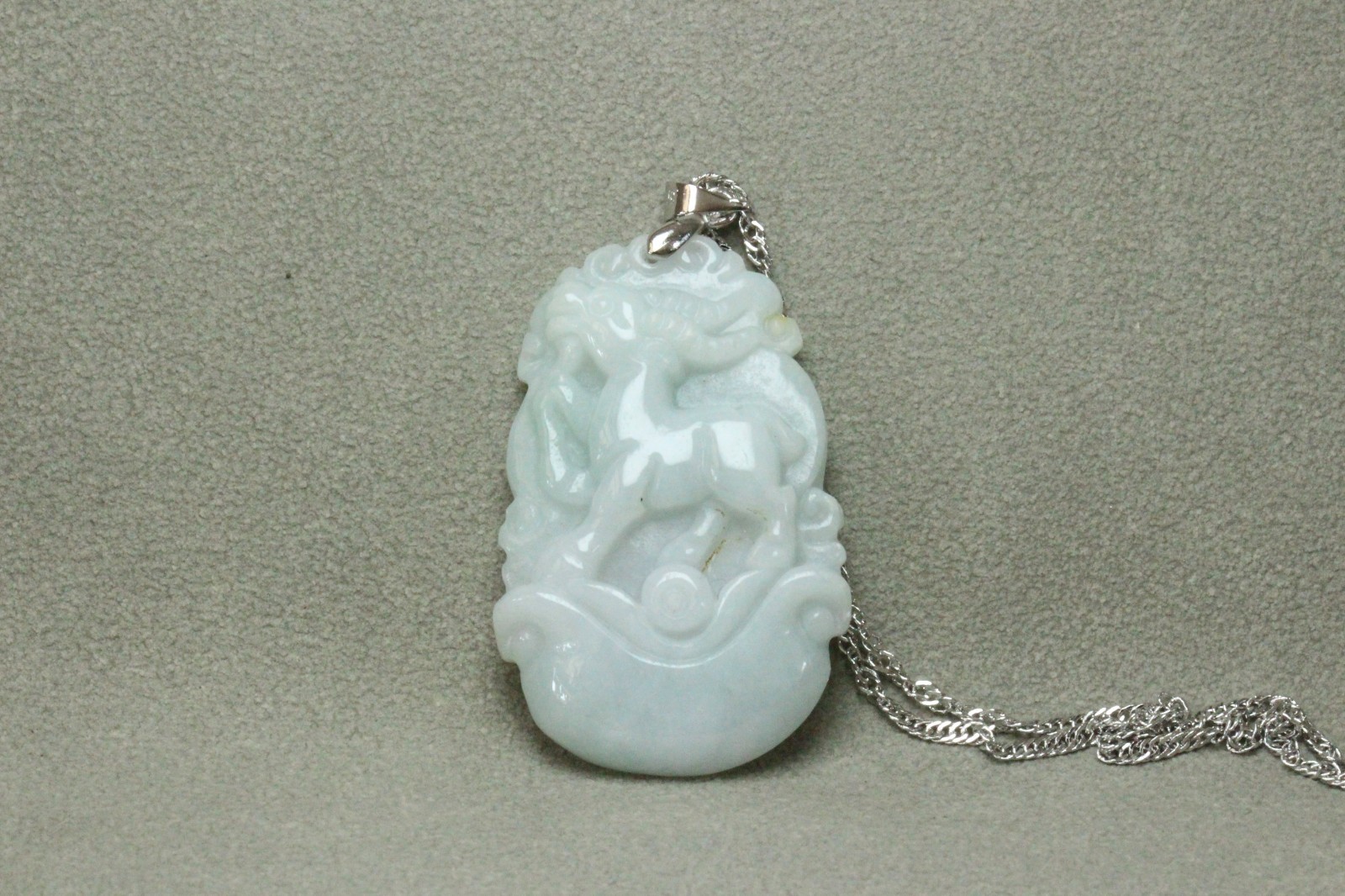 Natural White green A Jadeite jade Hand-Carved Sheep (Chinese Zodiac) Pendant