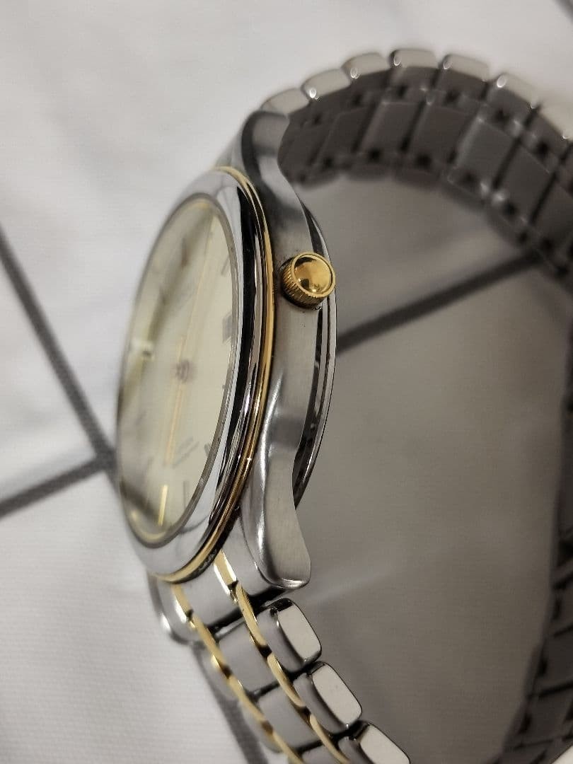 Mint condition CITIZEN FORMA 4761 quartz wristwatch, fully functional, made in J