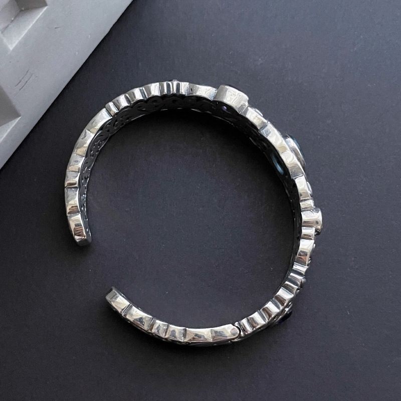 Vintage openwork carved bracelet