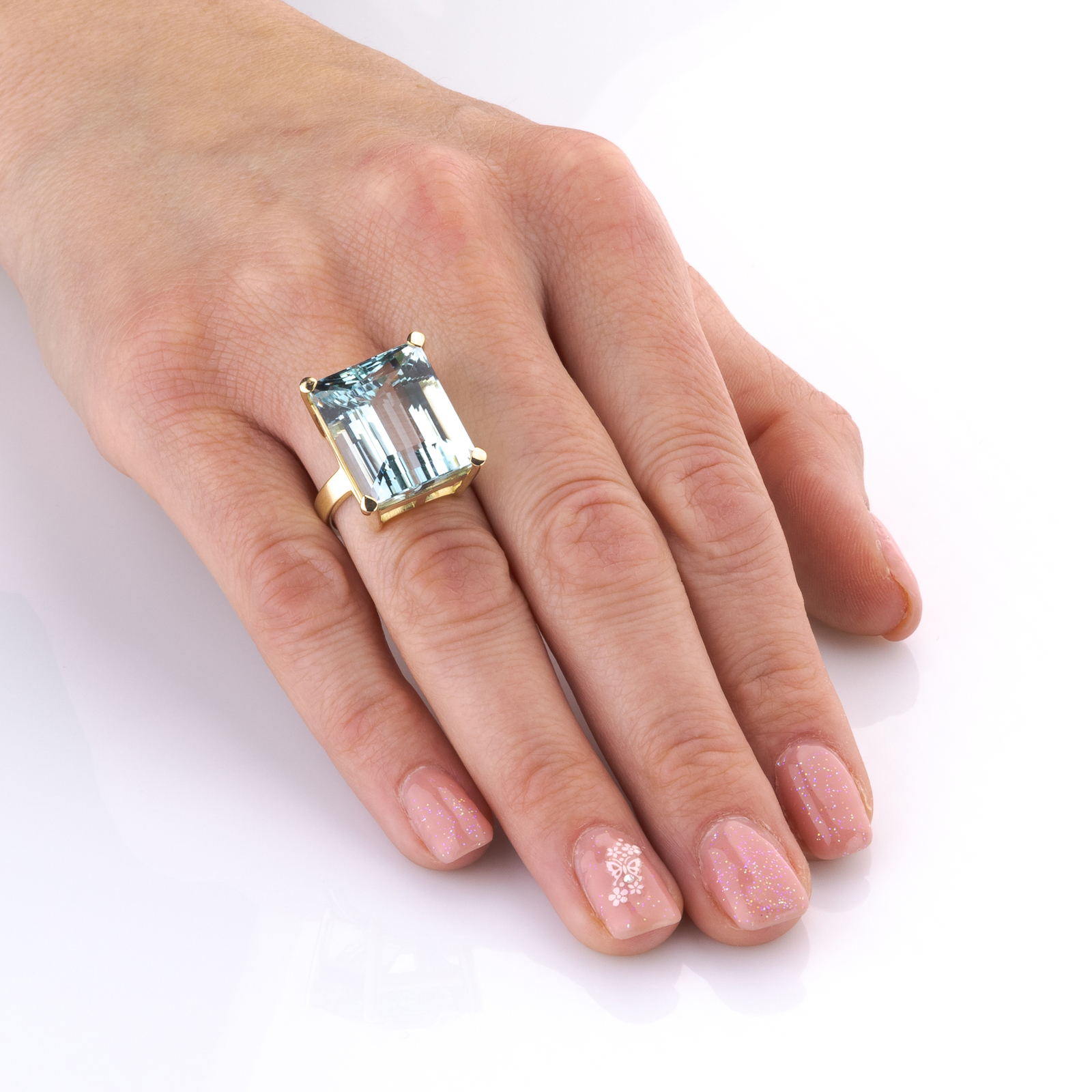 14k gold ring with an aquamarine