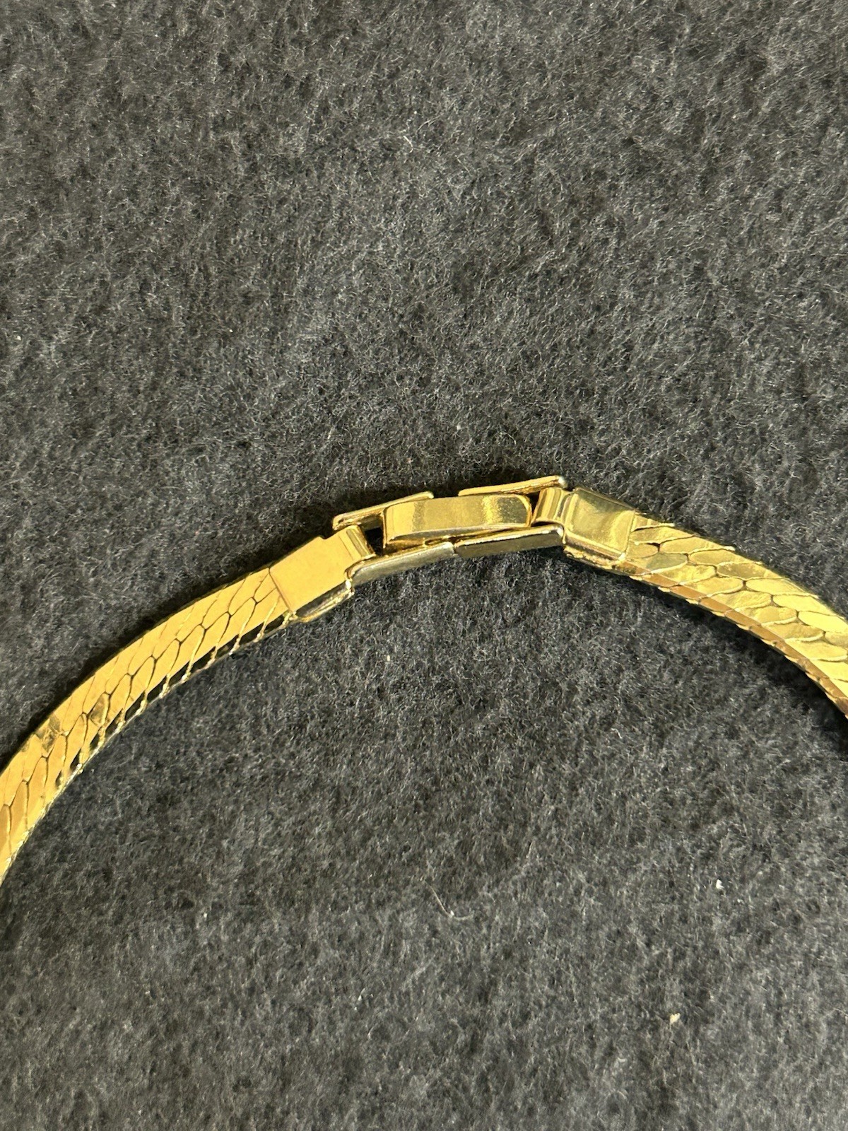 Gold Tone Herringbone 18″ Necklace With Green And White Gemstones J165