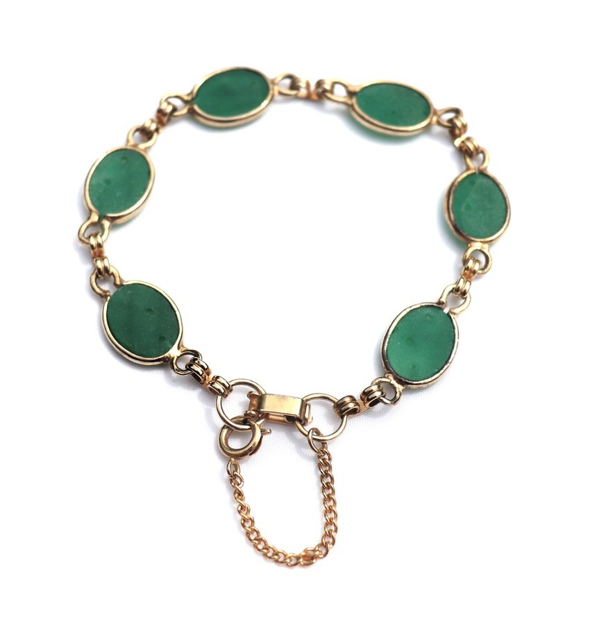 Vintage Bracelet Gold Tone Carved Green Peking Glass With Safety Chain