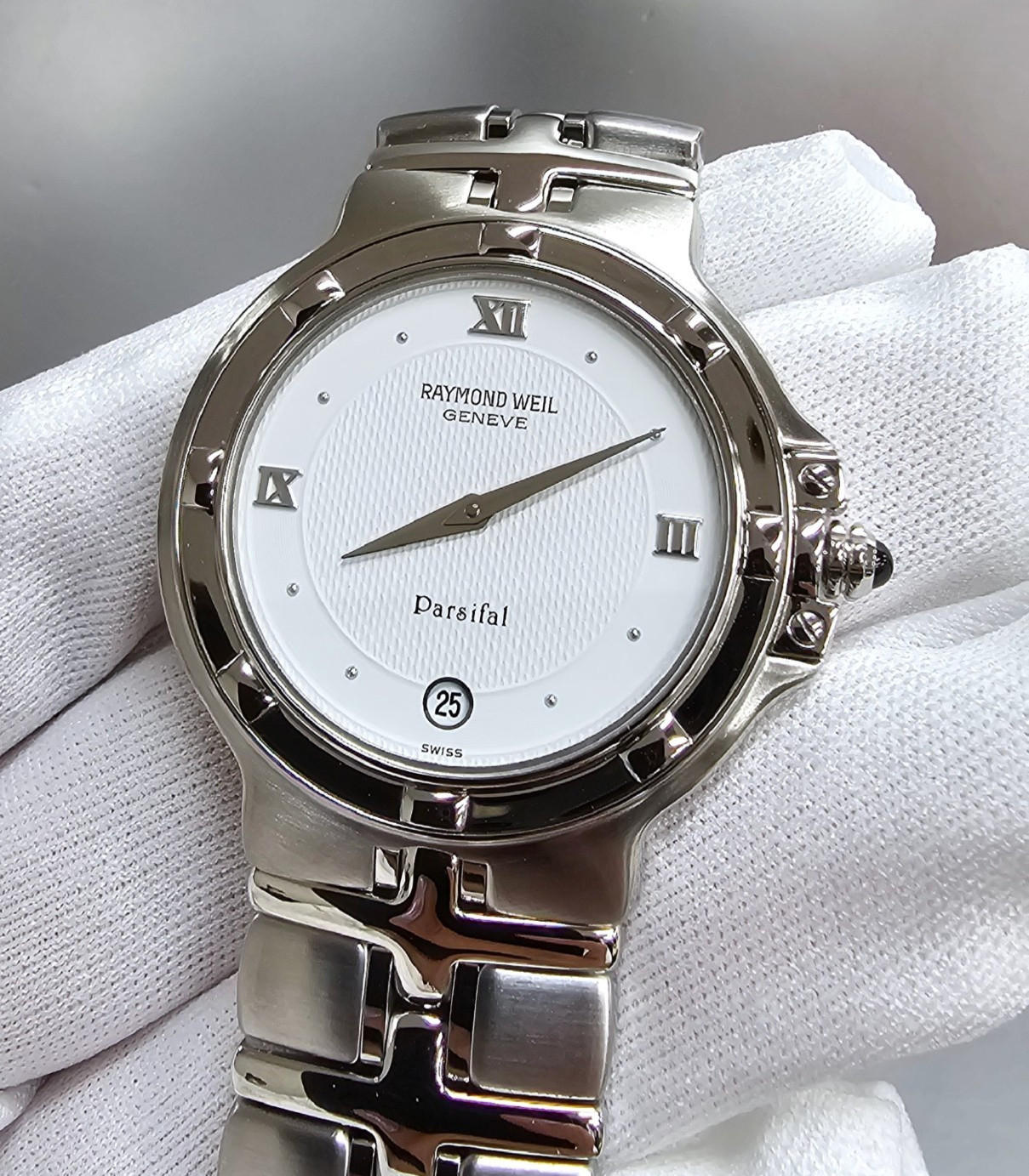 Raymond Weil Parsifal 35mm White Dial Mens Watch 9195-ST-00315 Store Display