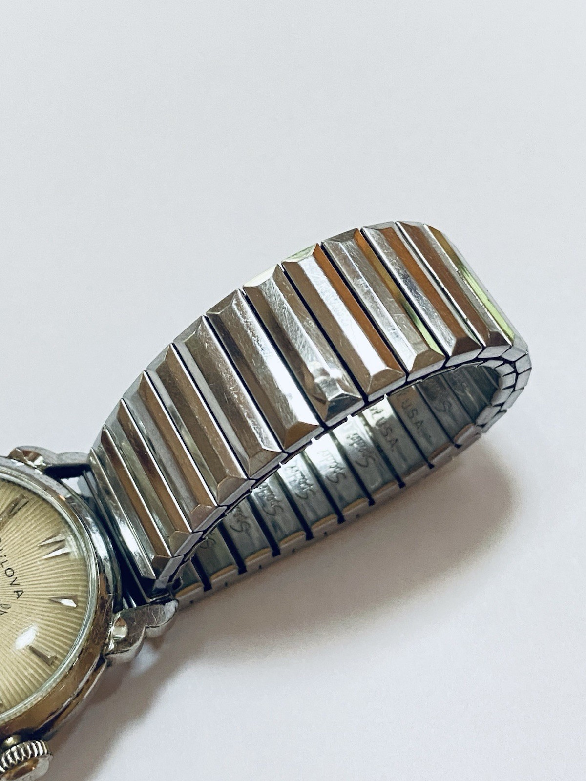 Vintage Bulova Mens 23 Jewel Self-Winding Six Adjust Automatic 32mm Wristwatch