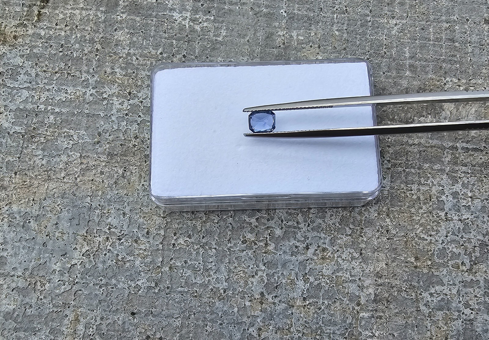 Blue Sapphire Ceylon Radiant cut