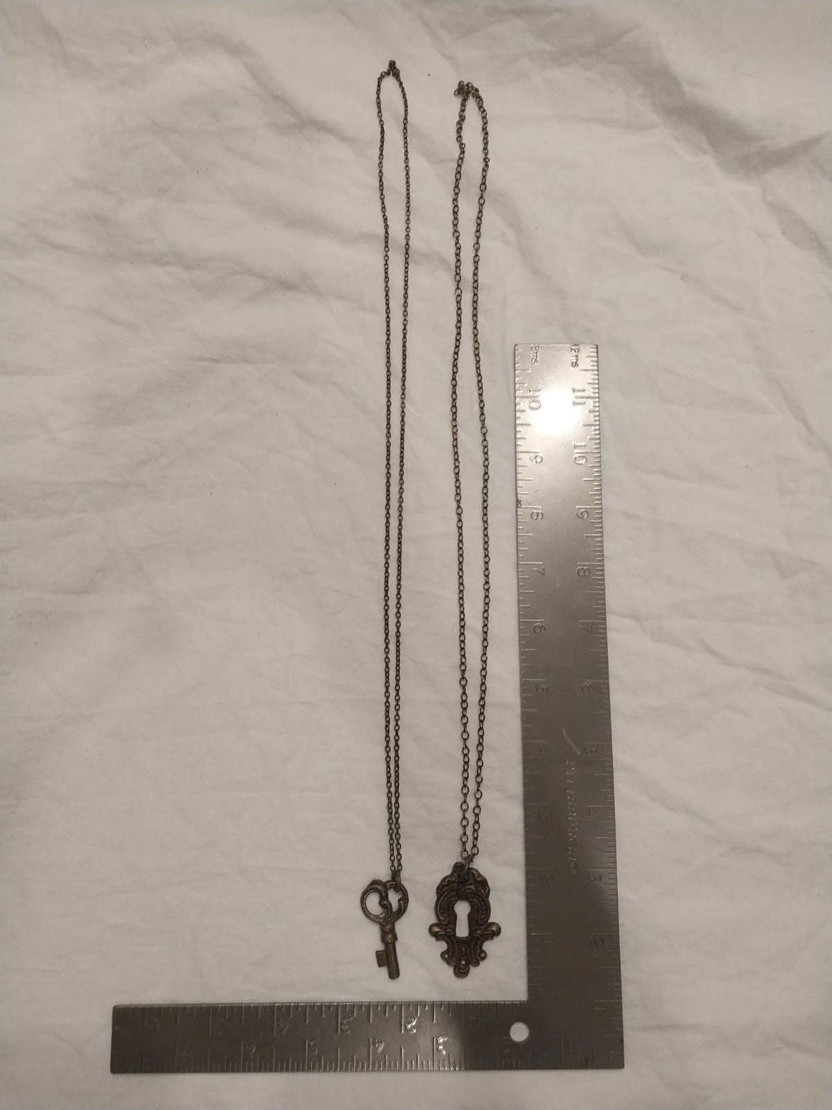 Vintage Key & Keyhole Pendant set Cable Chain No Clasp Necklace Set 29 in