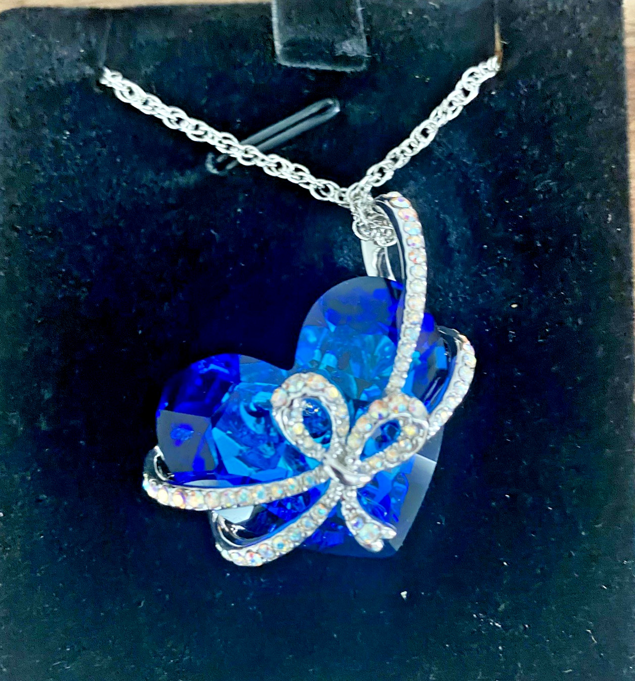 Qianse Blue Heart of the Sea Pendant Necklace with Bow