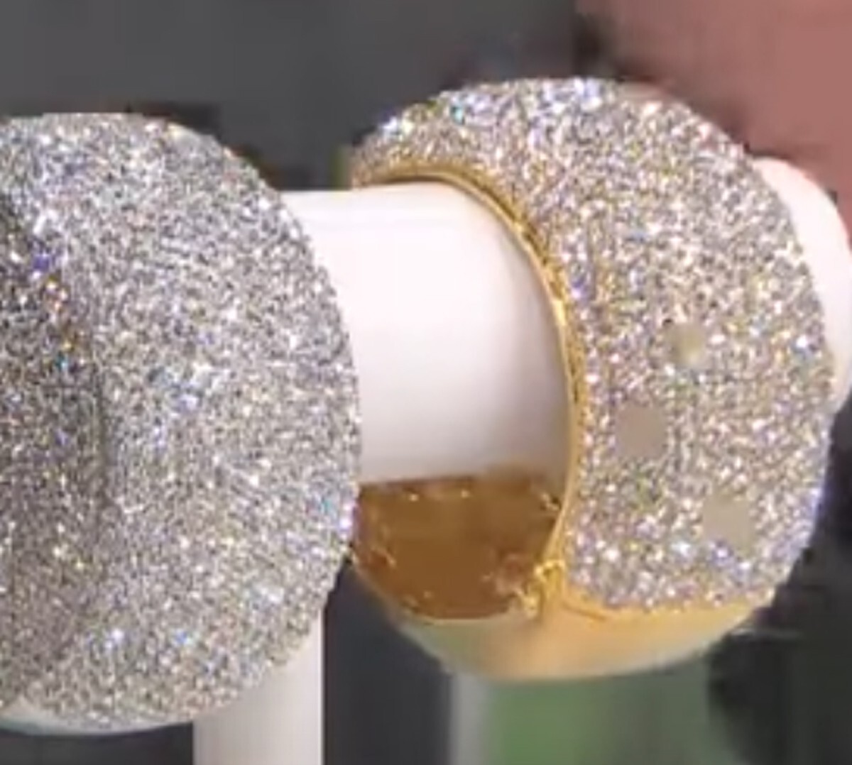Joan Boyce Not for the Faint of Heart DRAMATIC Crystal Bracelet Goldtone